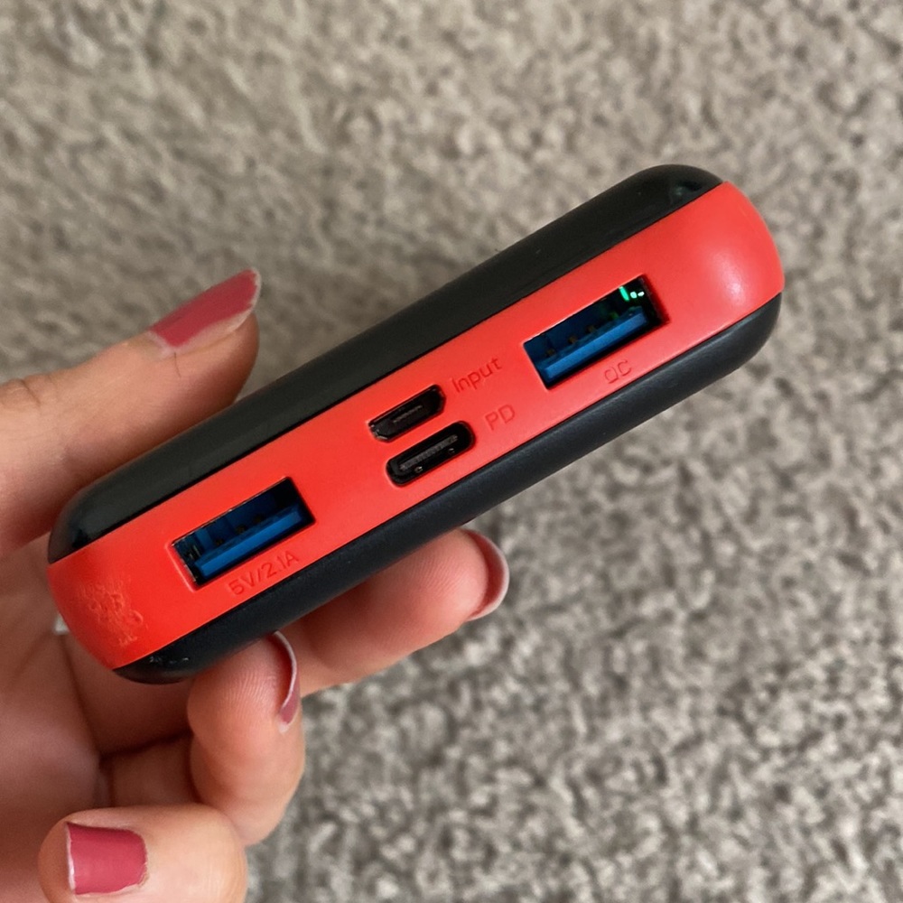 Wireless Power Bank - Picture 4 of 5